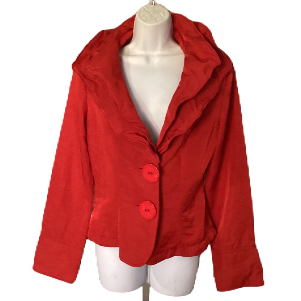 Red ruffled collar jacket. M